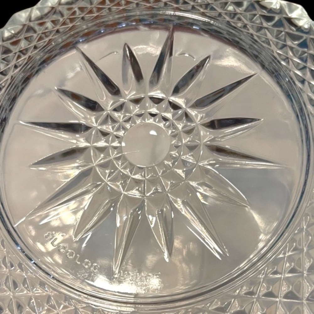 Elegant Vintage Clear Glass Serving Bowl - Picture 13 of 16